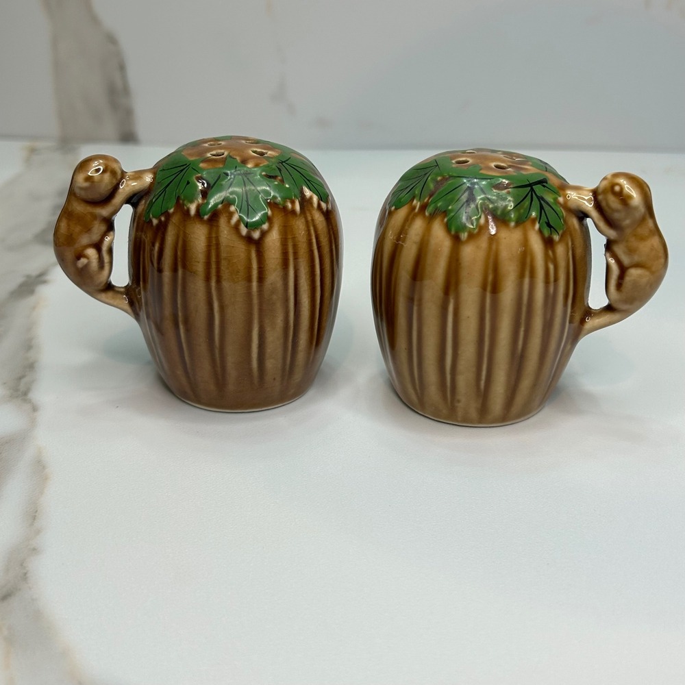 Vintage 1951 Acorn Squirrel Salt and Pepper Shakers Ceramic Mid Century Brown RD